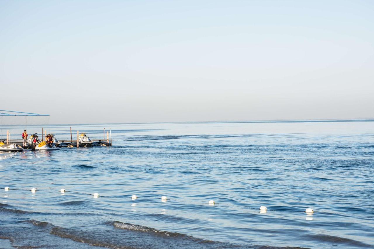 Radisson Blu Resort, Al Khobar Half Moon Bay Exterior foto View of the sea from the beach