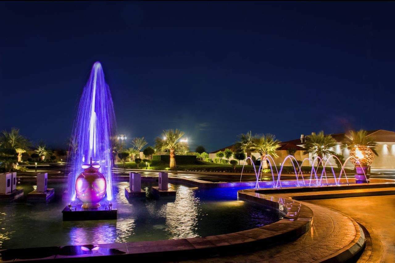 Radisson Blu Resort, Al Khobar Half Moon Bay Exterior foto Fountains at the resort